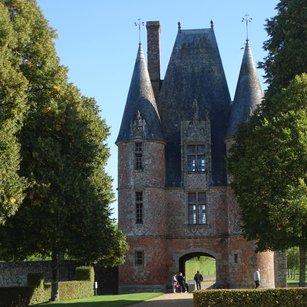 Un portail du chateau de Carrouges